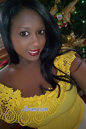 171558 - Yinex Idade: 32 - Colômbia