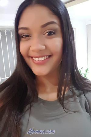 181043 - Andrea Idade: 33 - Colômbia