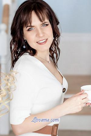 192504 - Yuliya Idade: 49 - Ucrânia
