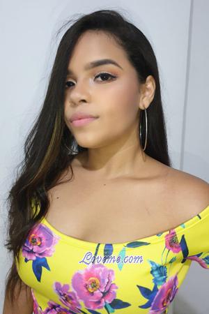 202301 - Julineth Idade: 22 - Colômbia