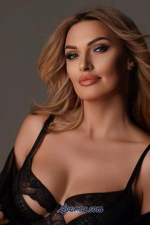 202488 - Ekaterina Idade: 37 - Rússia