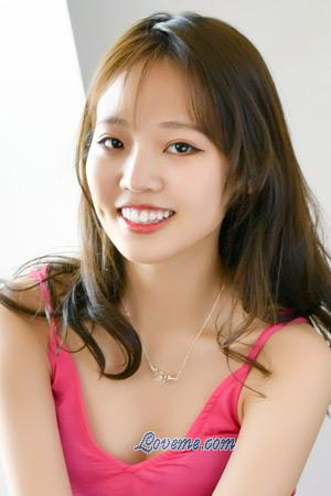 208652 - Zoey Idade: 24 - China