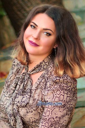 213742 - Kateryna Idade: 38 - Ucrânia