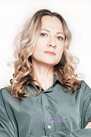 215098 - Elena Idade: 40 - Rússia