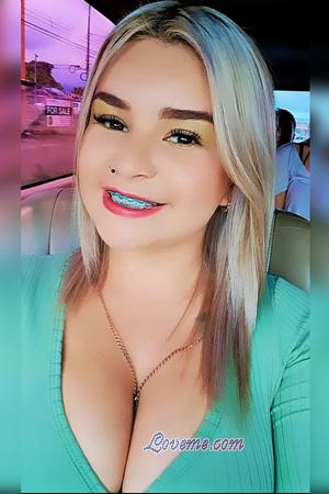 215730 - Karla Idade: 26 - Costa Rica