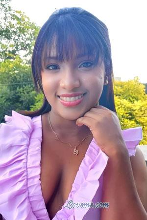 215853 - Marelin Idade: 24 - Colômbia