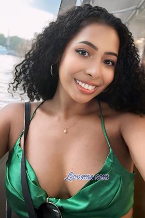 218638 - Naya Idade: 30 - Colômbia