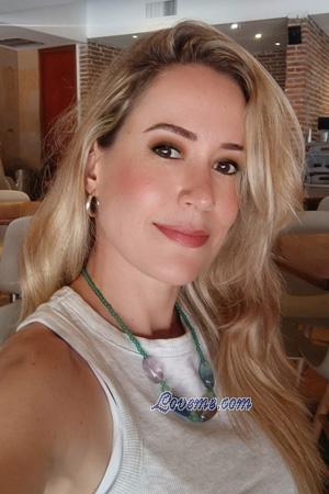 222044 - Laura Idade: 40 - Colômbia