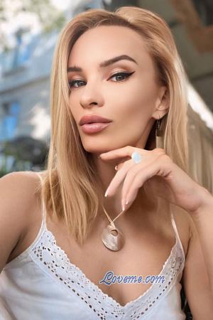 224692 - Alexandra Idade: 30 - Moldávia