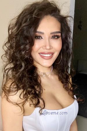 225163 - Aruzhan Idade: 21 - Cazaquistão