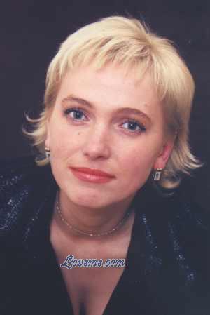51858 - Alena Idade: 37 - Russia